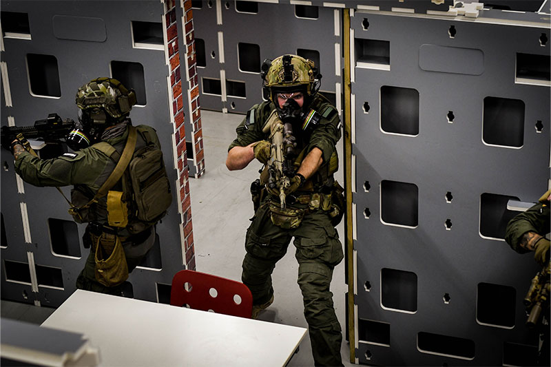 INTRO TO CQB (CLOSE QUARTERS BATTLE)